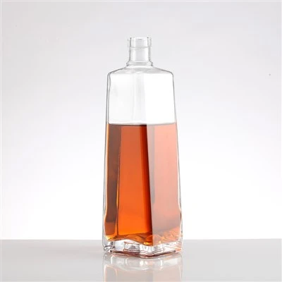 Prazna crna staklena boca ledenog vina boca alkoholnih pića od 750 ml